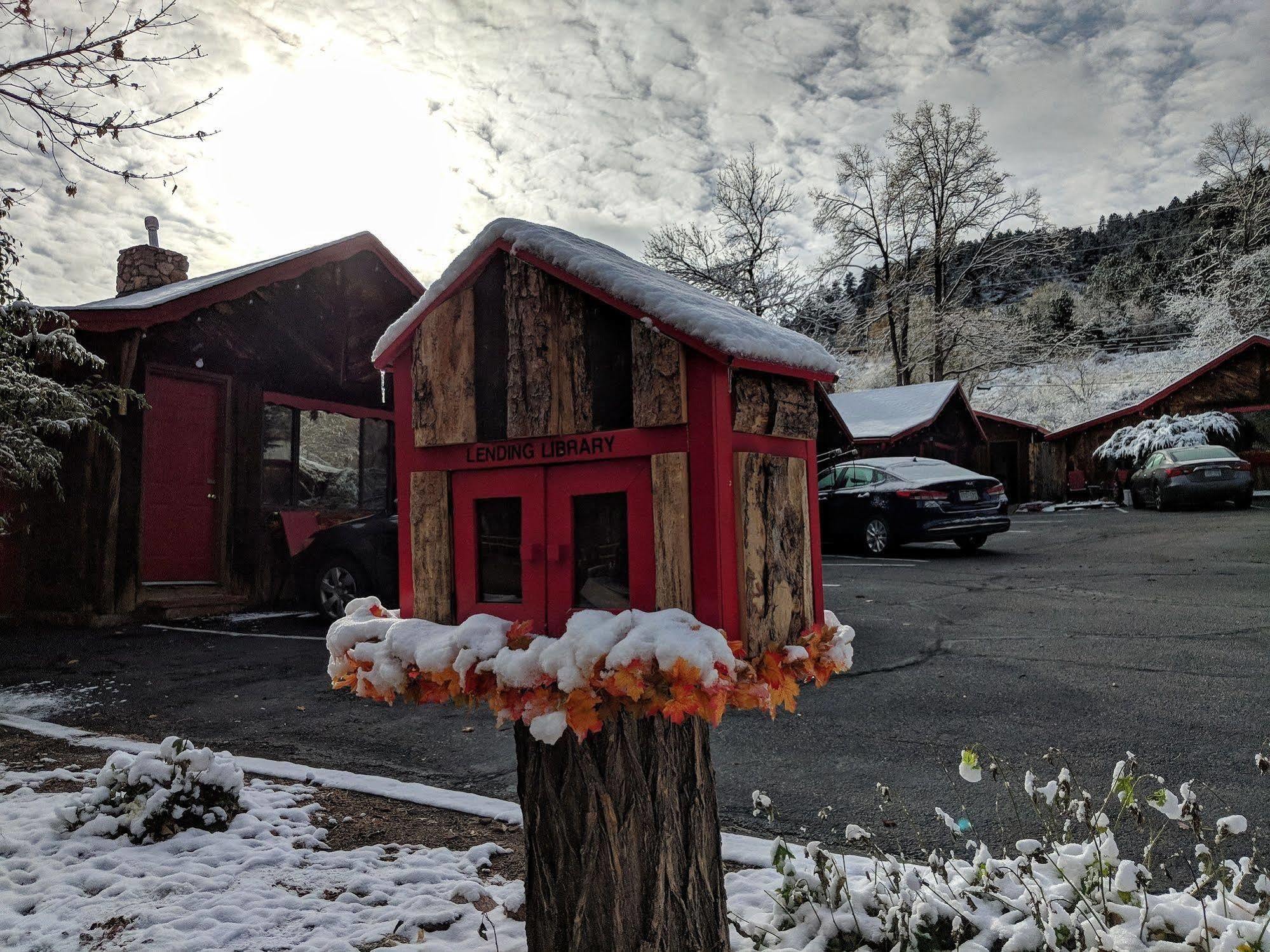 באולדר Foot Of The Mountain Motel מראה חיצוני תמונה